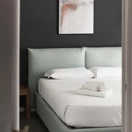 Charming Penthouse In Piazza Venezia With Terrace Рим