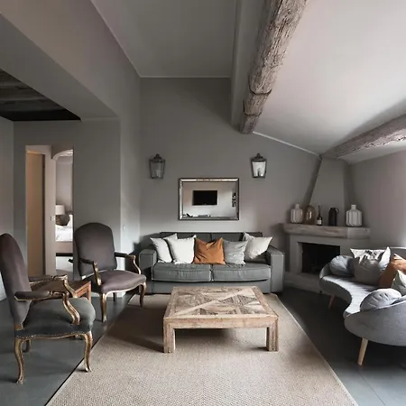Апартаменты Charming Penthouse In Piazza Venezia With Terrace