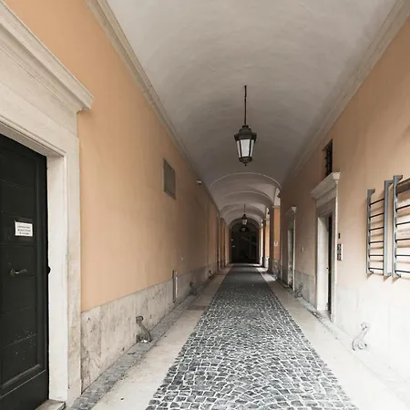 Easytopstay - Piazza Venezia Charming Penthouse *