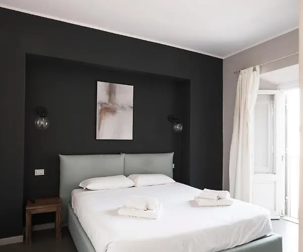 Apartamento Easytopstay - Piazza Venezia Charming Penthouse